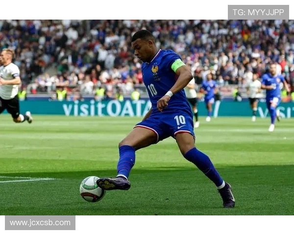 姆巴佩领衔法国队征战世界杯新篇章球迷期待他的精彩表现与突破之旅